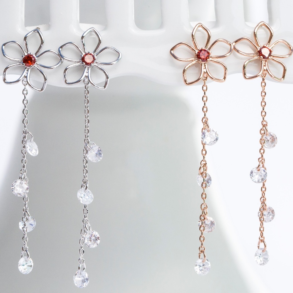 Floral shape linear drop earrings